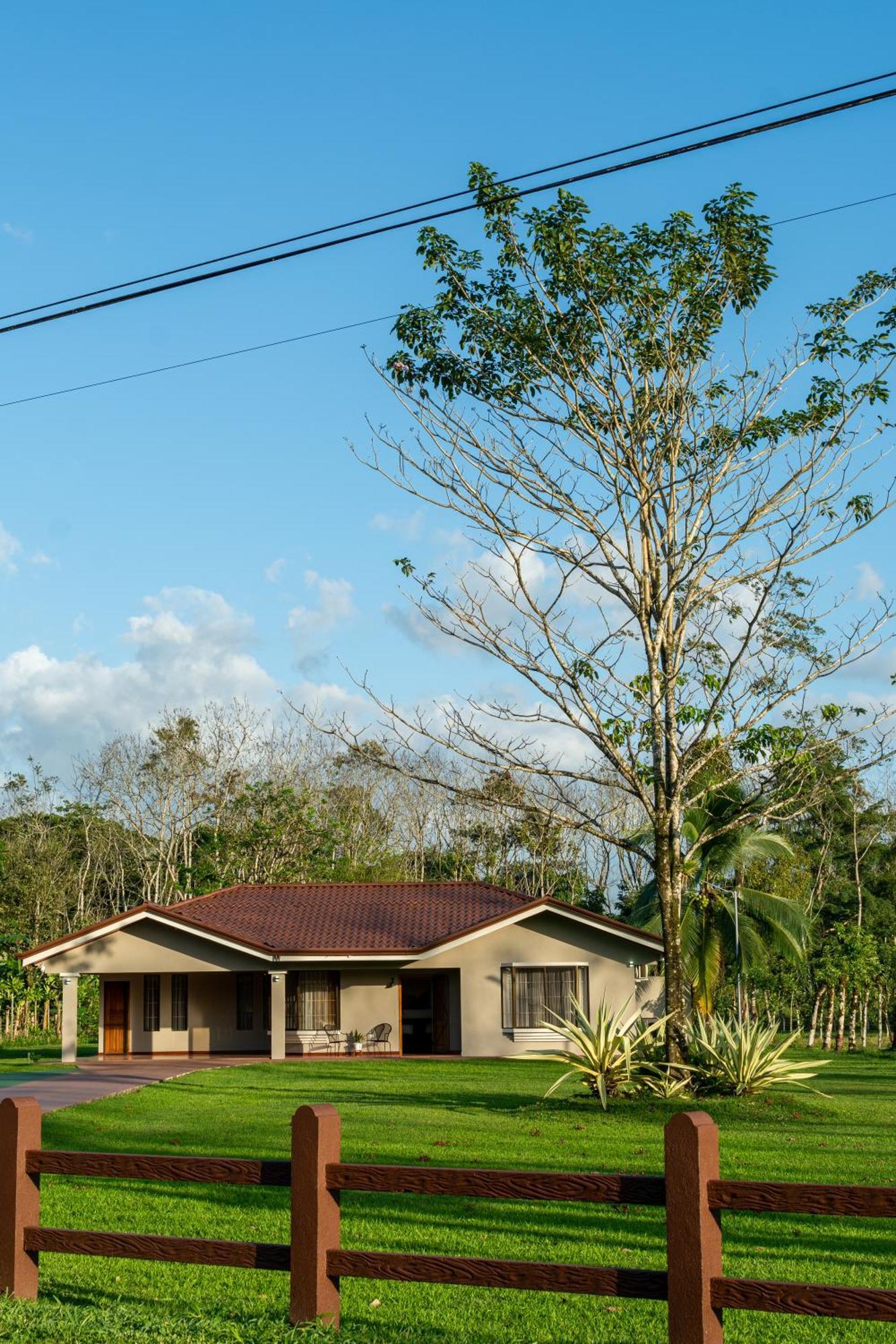 Casa Roble Fortuna La Fortuna Ngoại thất bức ảnh